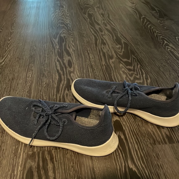 Allbirds - Picture 2 of 2
